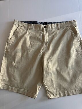 GAP Khaki Flat Front Men's Shorts